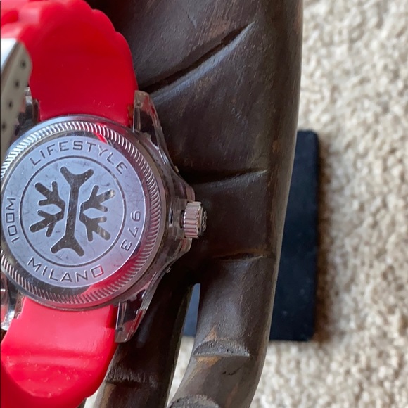 COPY - IKE Milano Red Watch. Rubber Band. - Picture 2 of 5